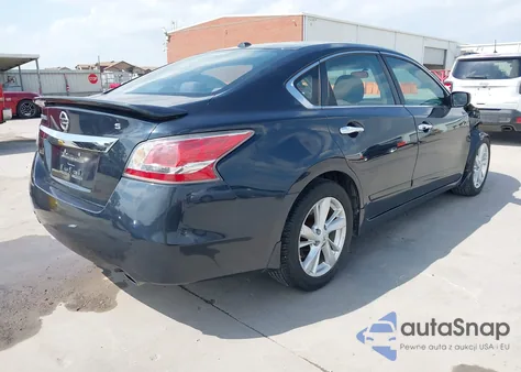 2015 Nissan Altima 2.5 S из США, поврежденный, VIN 1N4AL3AP3FN863840